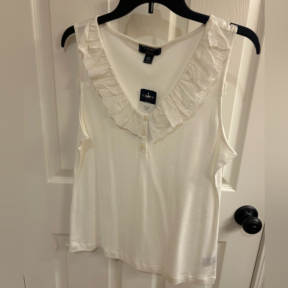 Chaps White ruffled v-neck top petite XL